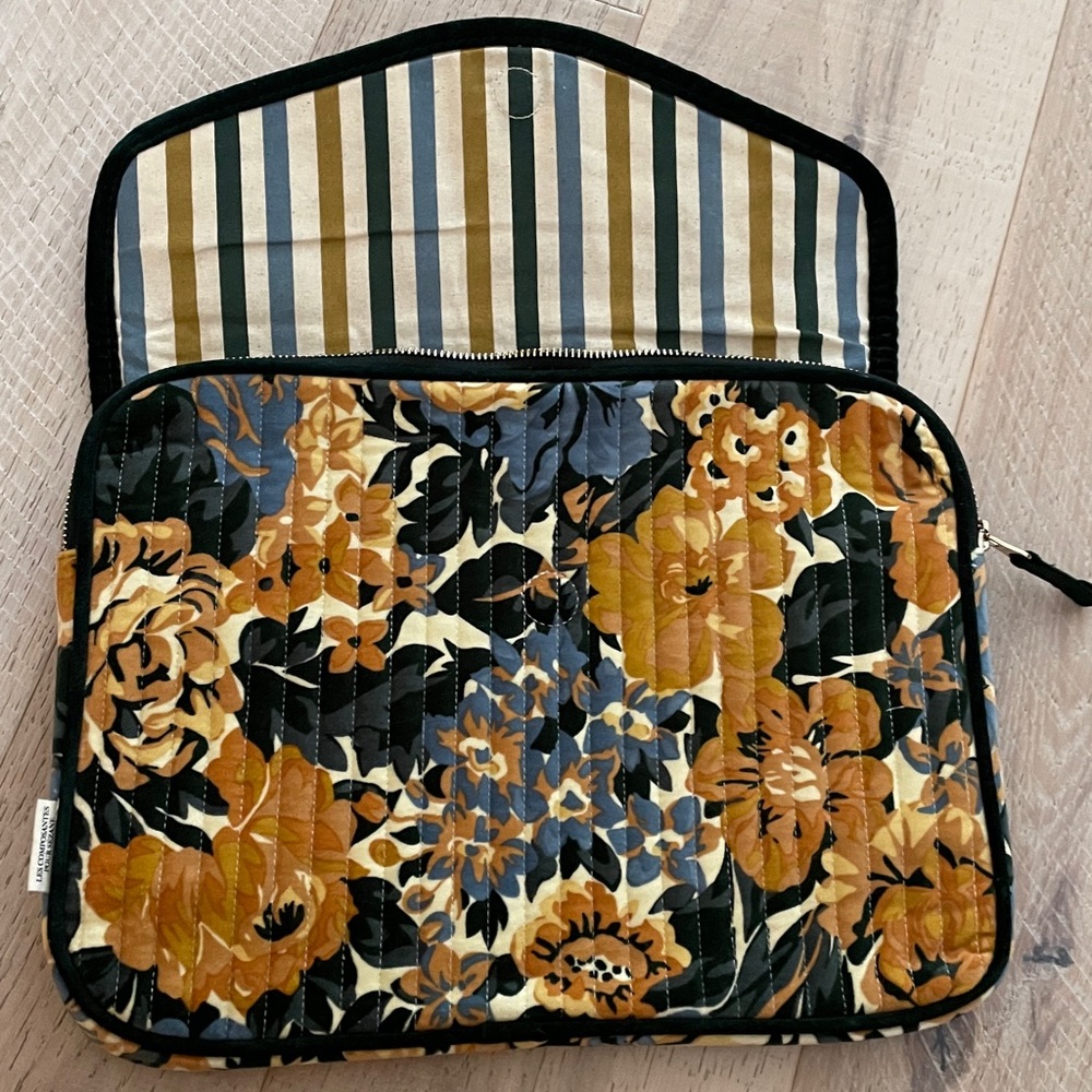 Sezane Quilted velvet Laptop Documents Case. Floral. - Picture 5 of 7